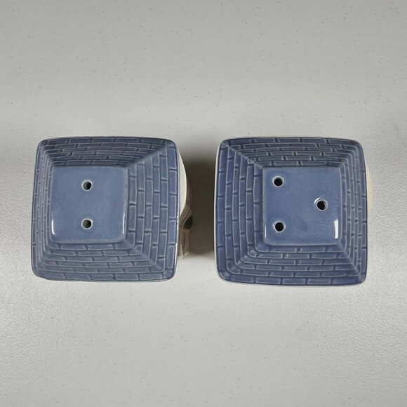 HEARTH & HOME DESIGNS SALT & PEPPER SHAKERS 2 STORY HOUSE CERAMIC VINTAGE 1988 - Picture 2 of 7